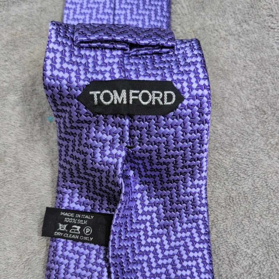 Corbata de seda Tom Ford azul hecha en Italia patrón geométrico formal Foto 3 de 4