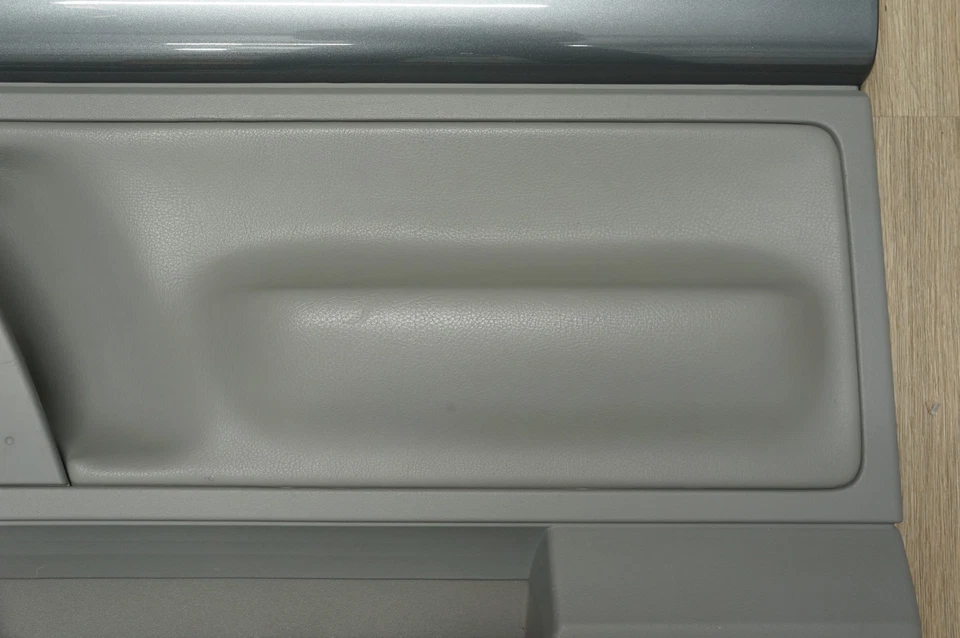 03-10 VW Volkswagen Beetle Convertible Door Panels Charcoal Gray/Gray Nice Pair - Image 3 of 4