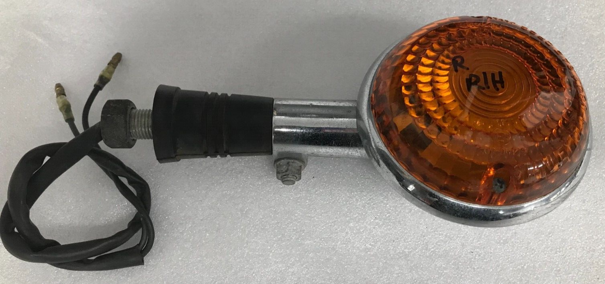 Yamaha XV535 Turn Signal Rear R/H 1990-00 Used OE Part P/N 1AA