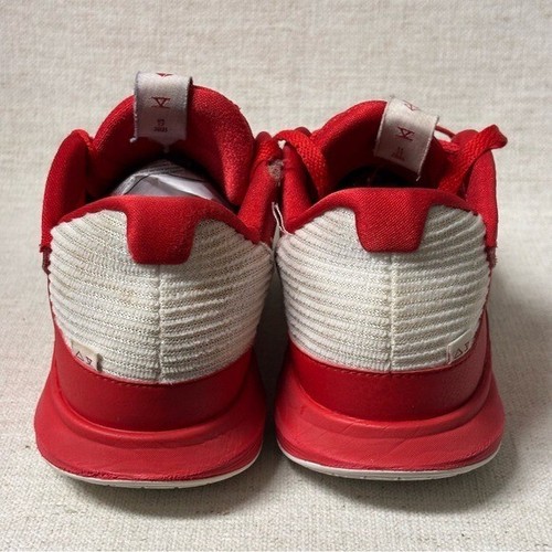 Nike Kyrie 5 Low TB - University Red (Size 7) - 第 6/8 張圖片