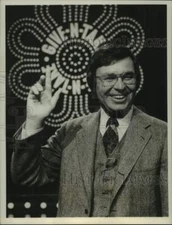 1975 Press Photo Jim Lange hosts the television game "Give N Take - lrx28070