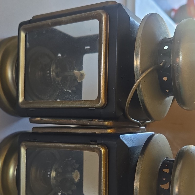Black & Brass oil-Powered Lantern