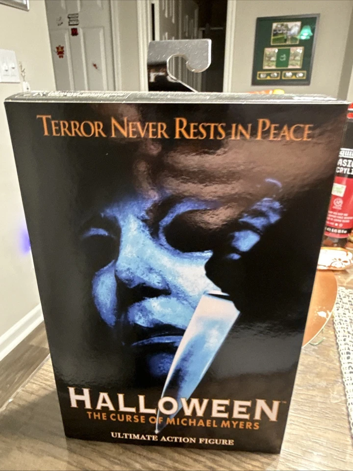 Figura coleccionable NECA Curse of Michael Myers Foto 3 de 4