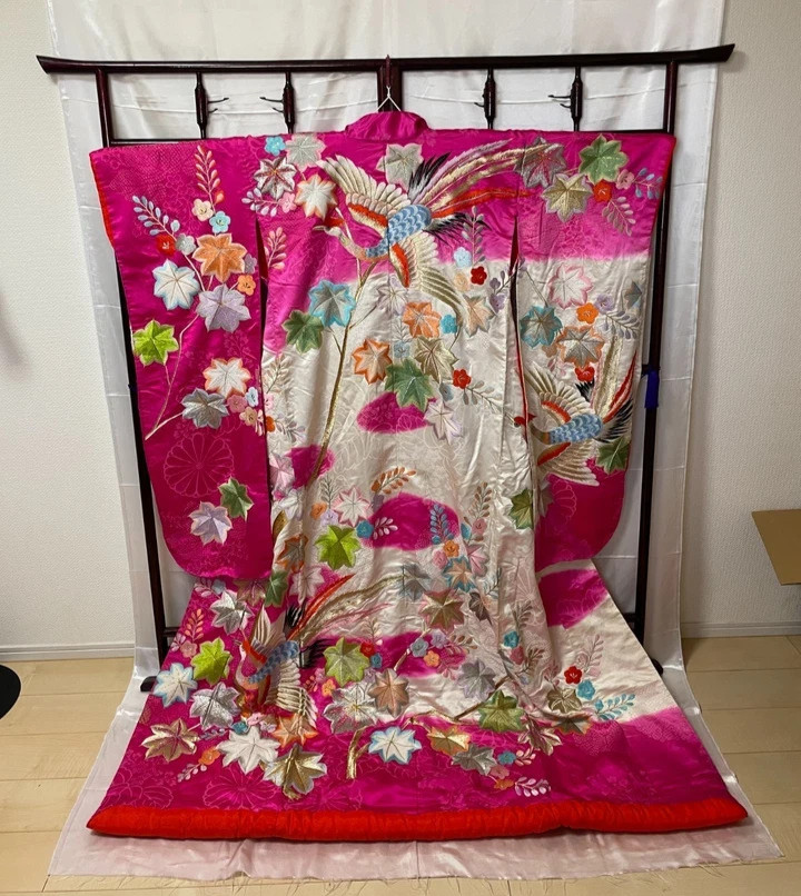 Japanese Kimono Uchikake pink with maple and phoenix embroid