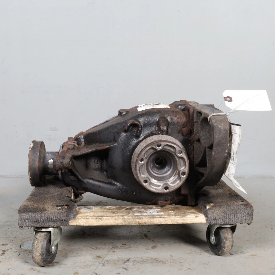 2008-2010 BMW 528i 535i Rear Differential Carrier 33107560882 OEM Used Foto 2 de 4