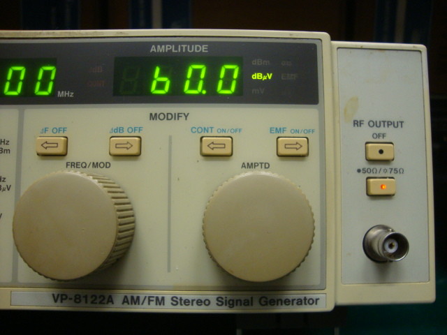 Panasonic VP-8122A AM/FM Stereo Signal Generator, 0.01