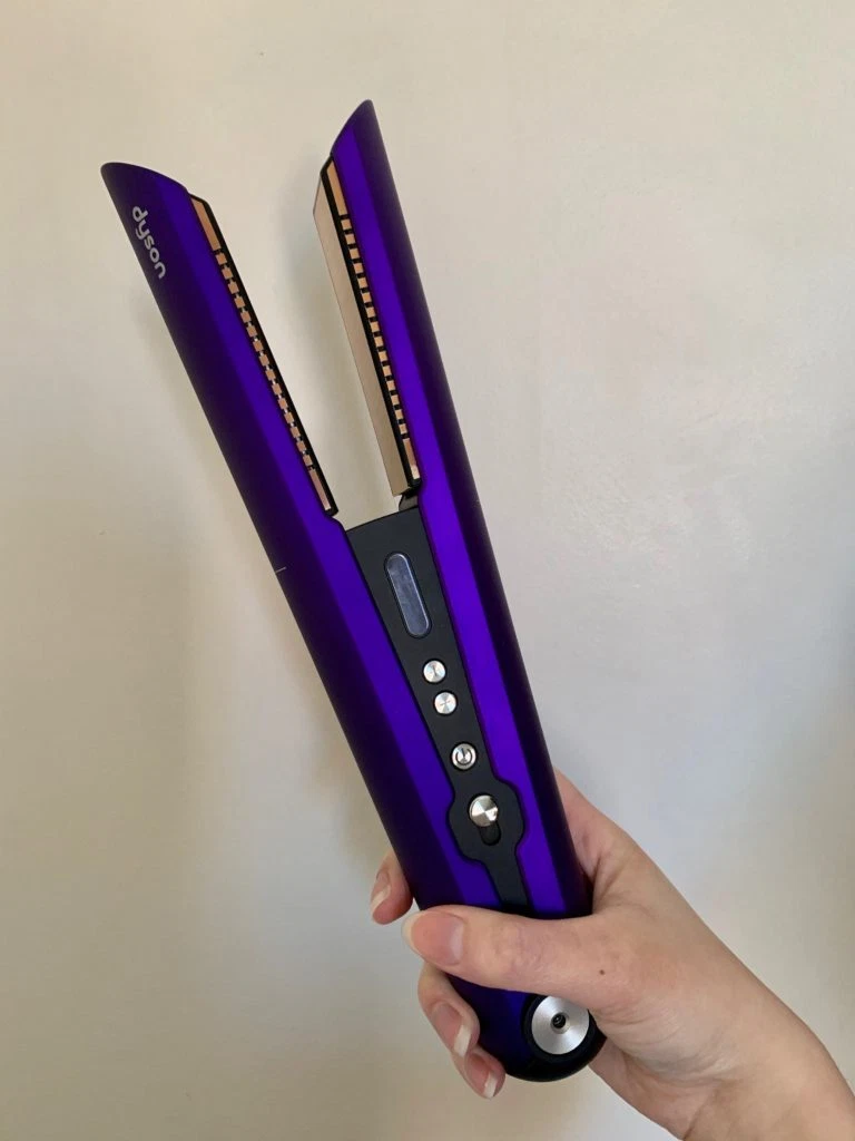 Выпрямитель дайсон 2023. Выпрямитель Дайсон Corrale. Дайсон утюжок 2023. Hair Straightener утюжок Dyson.