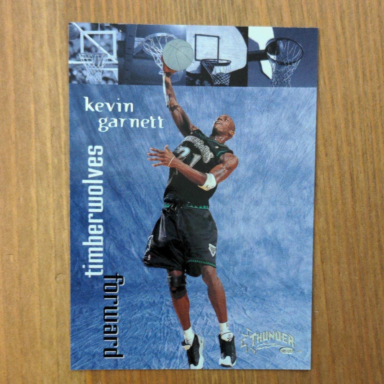 Kevin Garnett 1998-99 SkyBox Thunder #110