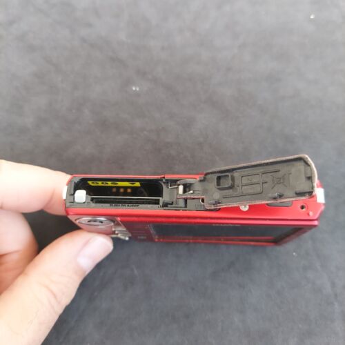Sanyo VPC-X1200 12.0MP Digital Camera Red UNTESTED, for parts - Picture 4 of 5