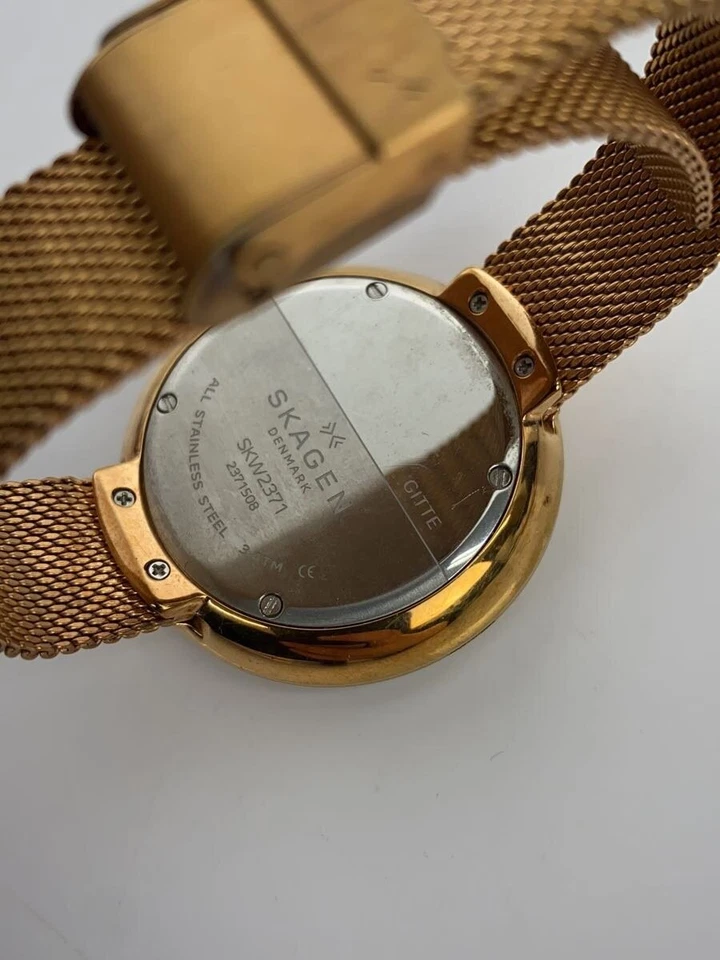 SKAGEN SKW2371 Quartz Analog Stainless Steel Watch Black Gold Near Mint DENMARK - image 3 of 4