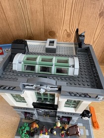 LEGO Creator Expert 10251 Brick Bank Modular Building COMPLETE -mm