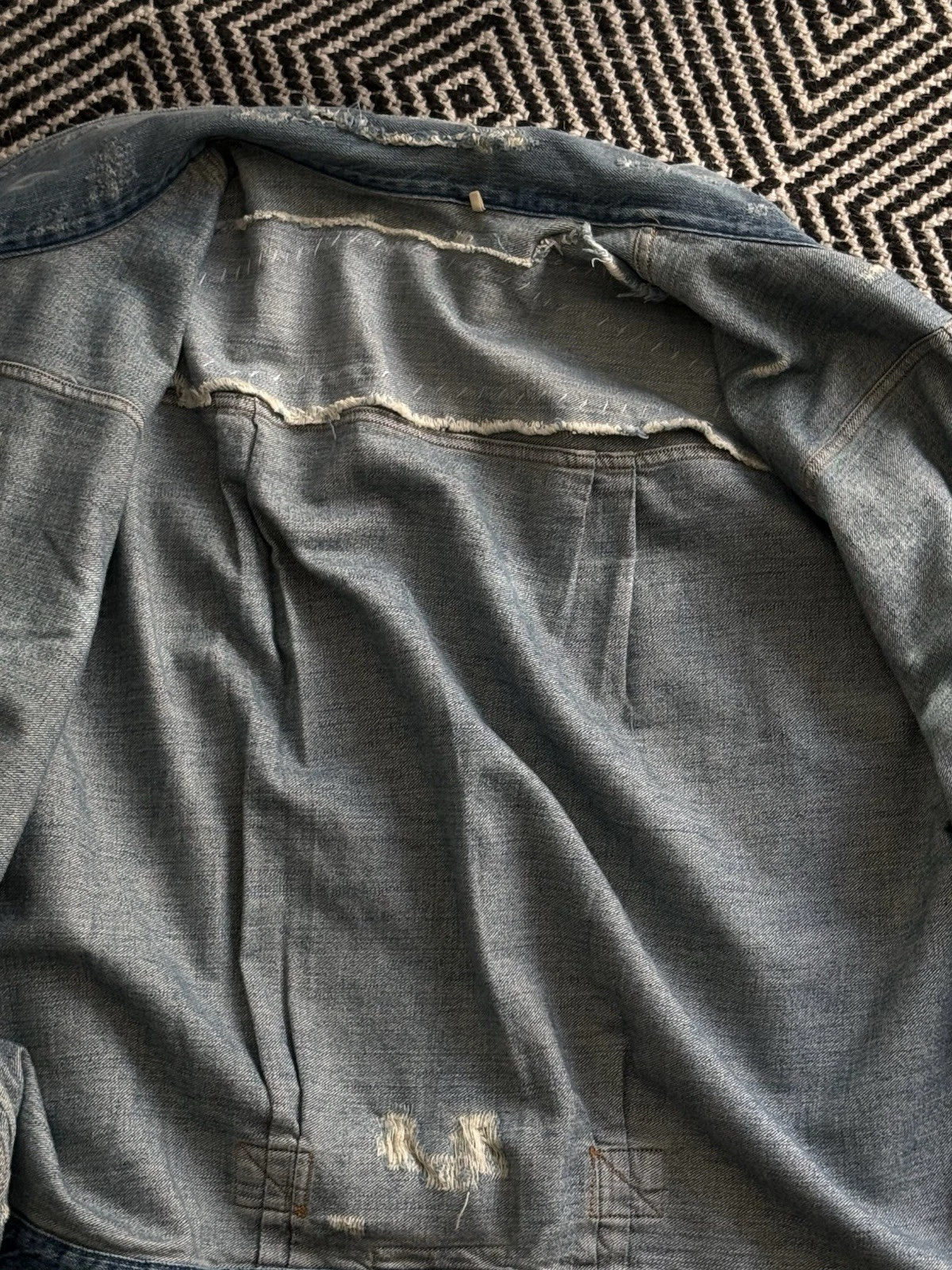 Levi’s  Blue Denim extra light distressed rare L image 11