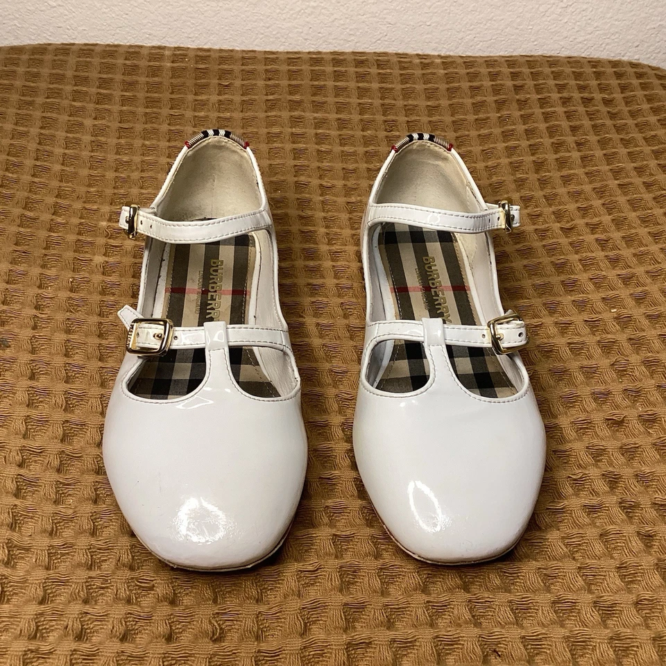 Burberry infantil meninas UE 29 EUA 11,5 bailarina branca crepúsculo biqueira redonda couro envernizado - Imagem 4 de 4