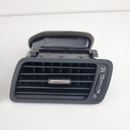 Volkswagen Passat 3C B6 Dash Air Vents Pair - Picture 3 of 10