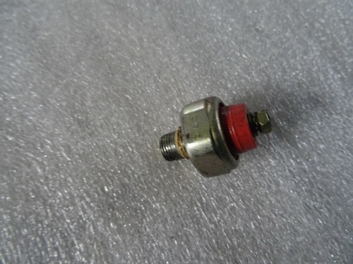 L9. Suzuki GSXR 750 GR75B Thermoschalter Lüfterschalter Kühlerschalter Schalter