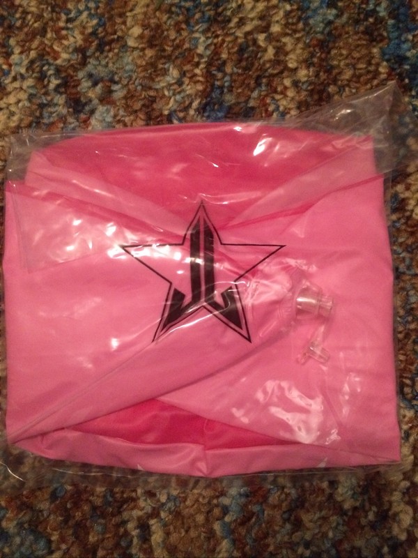 Jeffree Star Cosmetics Pink Beach Ball Summer 2021 Supreme Box Rare