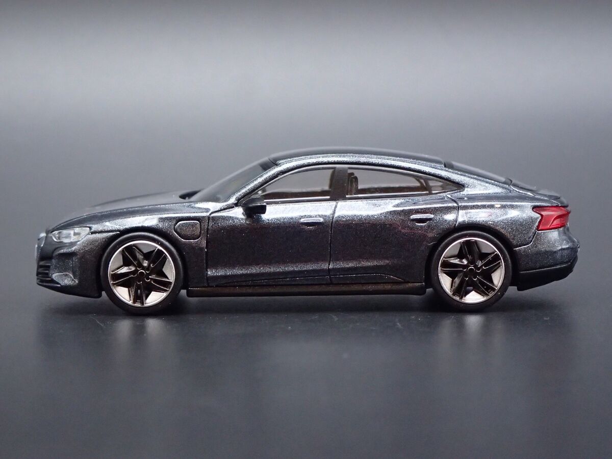 Audi RS e-tron GT プロトタイプ 1／18 楽天市場】【 AUDI 純正 】モデルカー RS e-tron GT