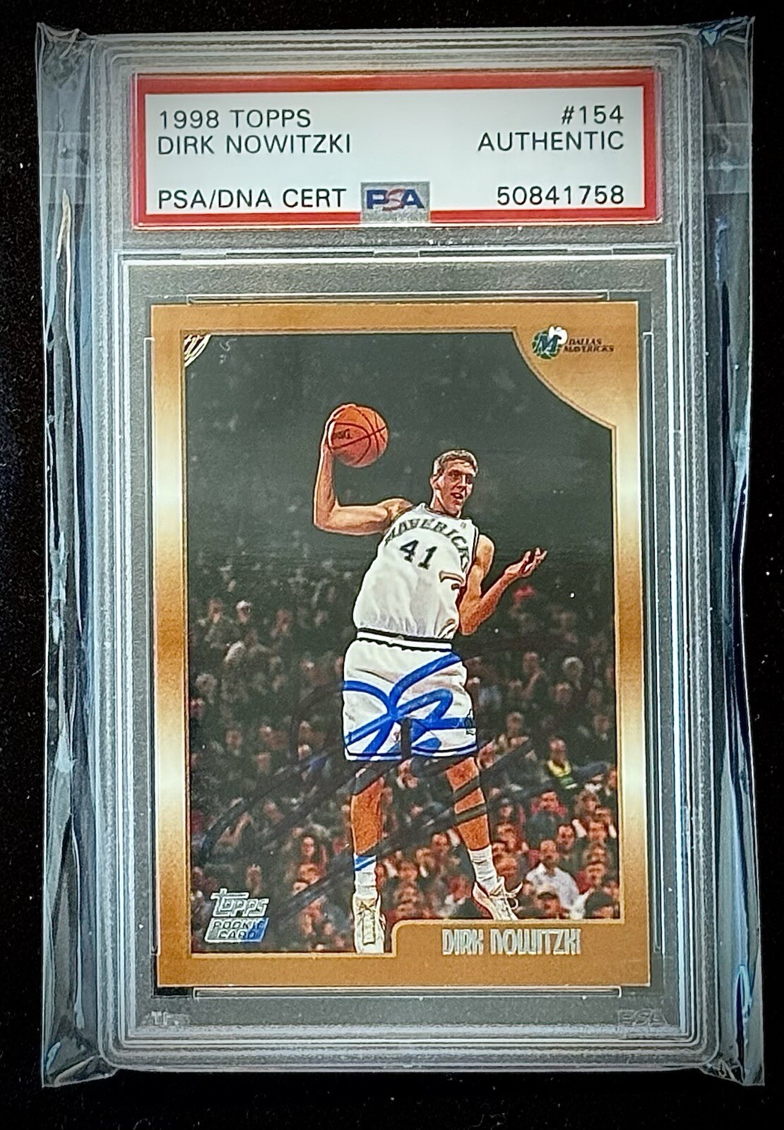 Dirk Nowitzki Signed AUTO 1998 Topps #154 Mavericks RC Rookie PSA PSA/DNA