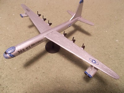 Built 1/200: American CONVAIR B-36J PEACEMAKER Bomber Aircraft USAF