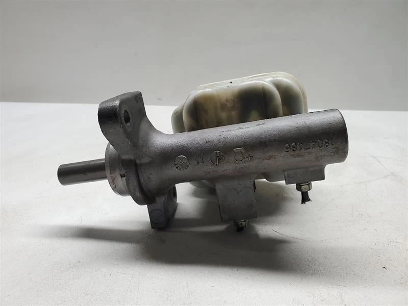 Conjunto de cilindro maestro de freno Chevy Colorado GMC Canyon 2004-2008 OEM 19209275 Foto 4 de 4