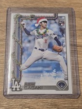 2025 Topps Holiday - Holiday Variation Roki Sasaki #H23 (RC)