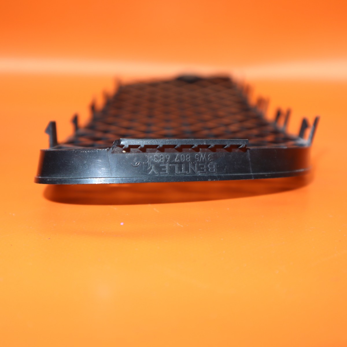 BENTLEY FLYING SPUR GRILLE LEFT DRIVER LOWER 2005 2006 2007 2008 3W5807683 OEM