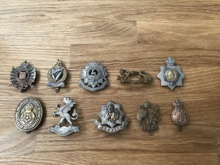 nice old lot 10 british army cap badges various types and styles