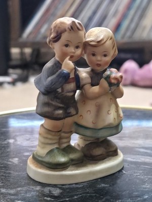 Vintage W Goebel Hummel Figurine 220 We Congratulate TMK-3 West Germany 50s