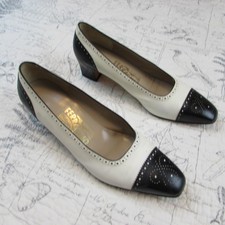 Salvatore Ferragamo 8 Women's US Shoe Size Vintage Shoes for Women