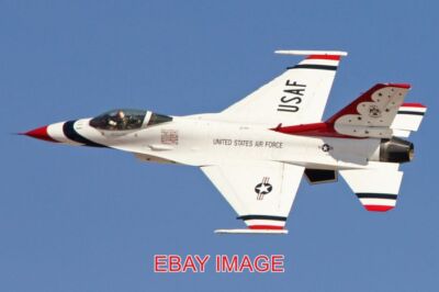 FOTO FLUGZEUG GENERAL DYNAMICS F-16CM '6' ONE THE THUNDERBIRDS REGULAR 'C' MO