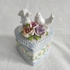 Dove Jewelery Ring Trinket Box Heart Shaped Design Vintage