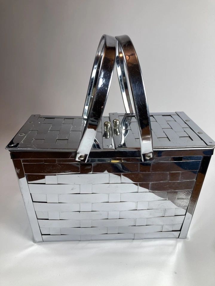 Cartera vintage de dos asas con cesta de picnic plateada Dorset Rex años 50 Foto 2 de 4