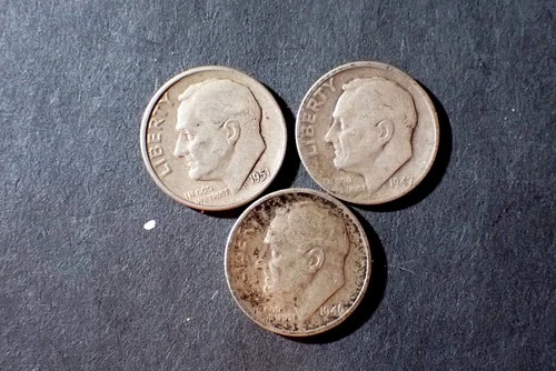 3  Roosevelt Dimes 90% Silver dated 1946D 47D 51D Good Condition ROOS 081