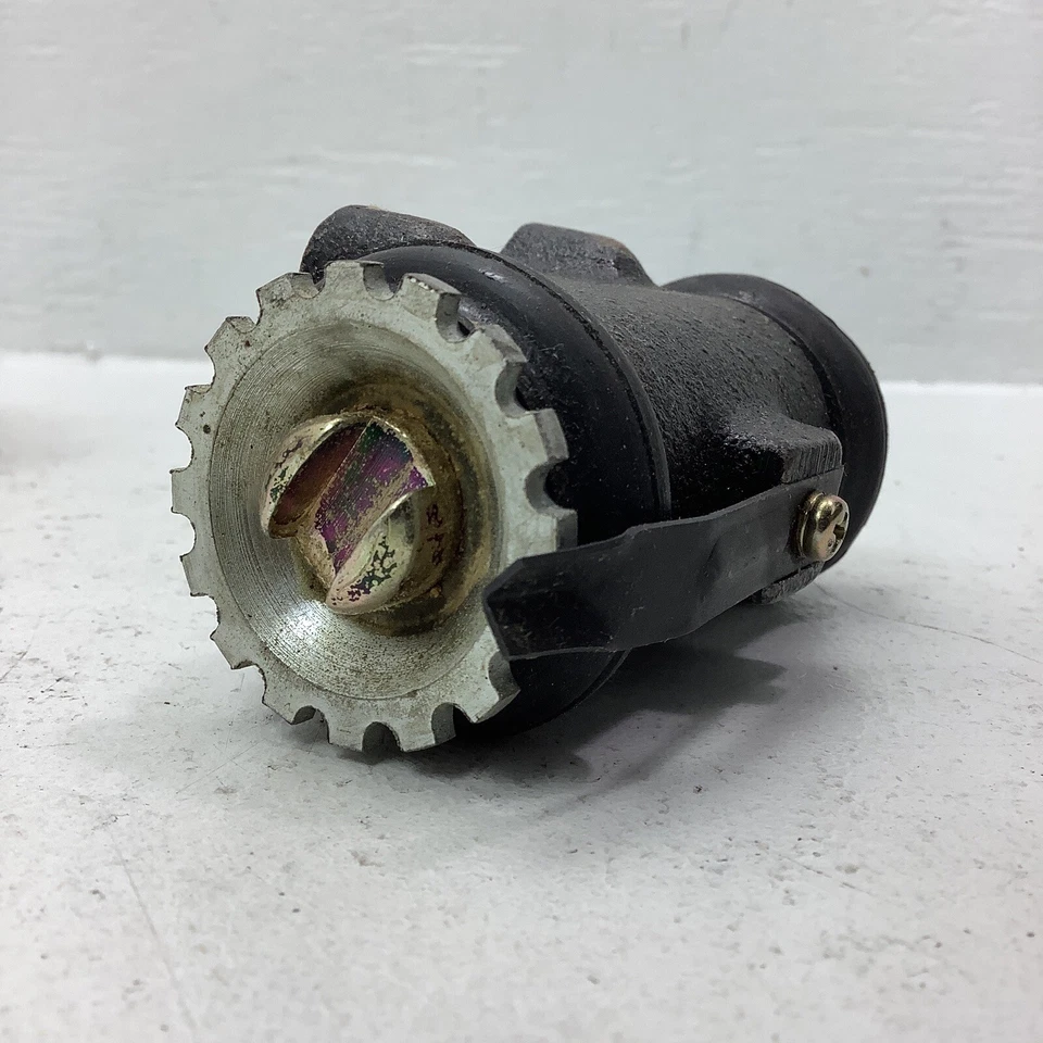 Cilindro de rueda trasera RT para Ford Courier Mazda B1800 Hecho en Japón ¡Envío rápido!  Foto 2 de 4