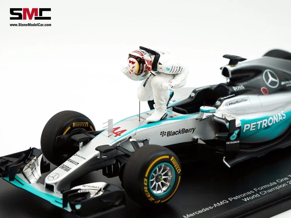 Mercedes F1 W06 #44 Lewis Hamilton USA GP 2015 World Champion 1:18 Spark Figure - Image 3 of 4