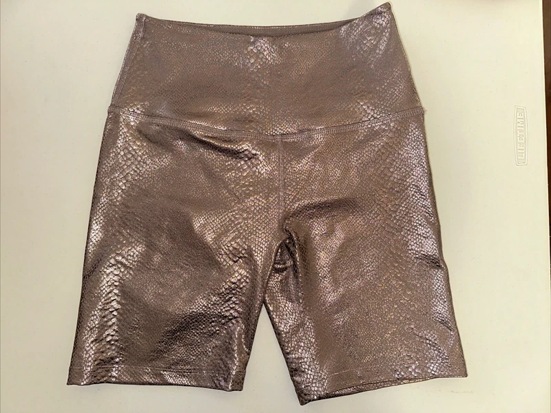 beyond-yoga viper metallic biker shorts