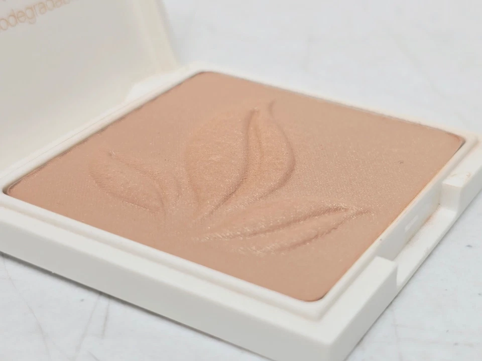 Smashbox Green Room Bronzer Golden Glow Moringa Biodegradable Makeup Compact - Image 2 of 4