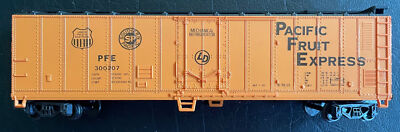 LIMA HO-SCALE PACIFIC FRUIT EXPRESS PFE 300207 50-FT MECHANICAL REFRIGERATOR BOX