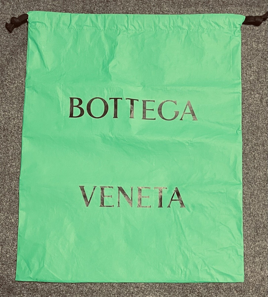 Bottega Veneta★素敵!Logo Drawstring Pouch Authentic BOTTEGA VENETA Drawstring GREEN Water Resistant
