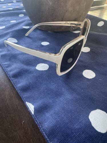 Fendi FS5137 Cream White Square Sunglasses - Picture 5 of 11