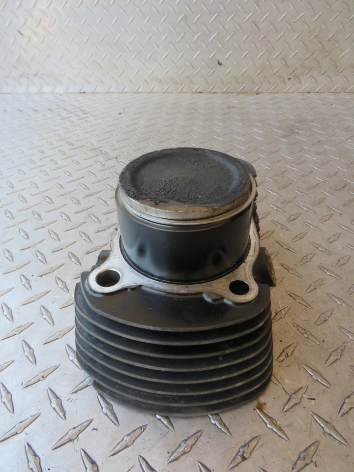 Honda VT750DC VT 750DC 750 2005 05 Shadow Spirit jarra de cilindro delantero y pistón Foto 3 de 4