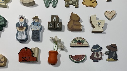 Miniature in legno statuine dipinte a mano decorazione casale vintage lotto 20+ usate - Foto 5 di 8