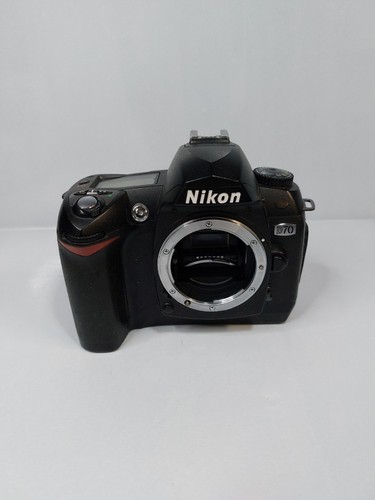 Nikon D70 DSLR Camera Body Only FOR PARTS No Battery FP3