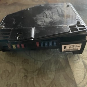 08 Toyota Highlander fuse junction box integration module (82720-48050)