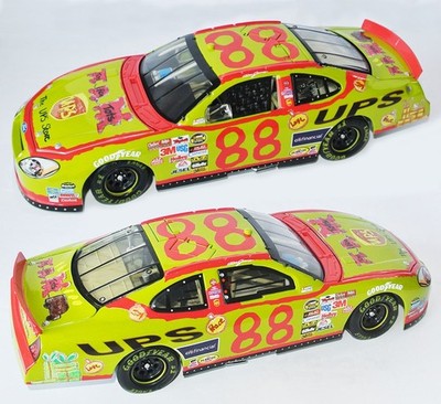 Nascar 2005 RYR Ford Taurus #88 - UPS / Toys For Tots - Dale Jarrett - 1:24 OVP