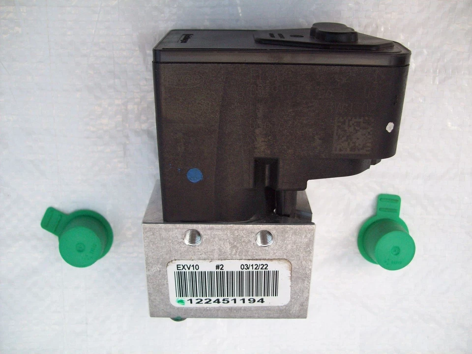 VW E-Crafter SX Expansion Valve Air Conditioning Genuine 4M0816682D 2014 onward - Image 4 of 4