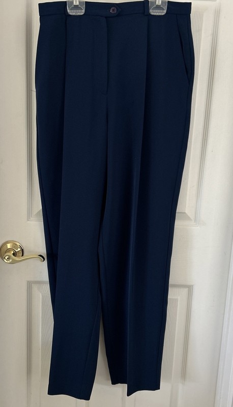 WOMEN'S NAVY POLYESTER DRESS PANTS - BY: CASUAL CORNER & CO-- WAIST : 30 INCHES