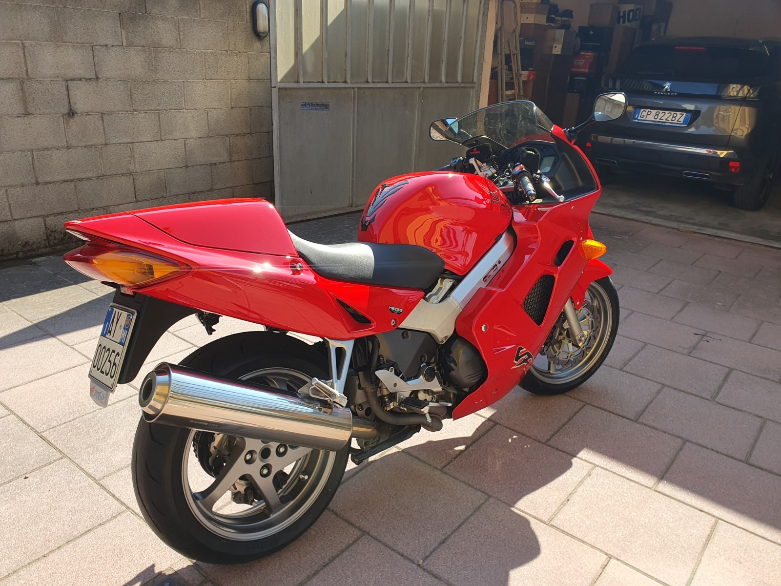 Honda VFR 800 Usata in Buone Condizioni foto 3