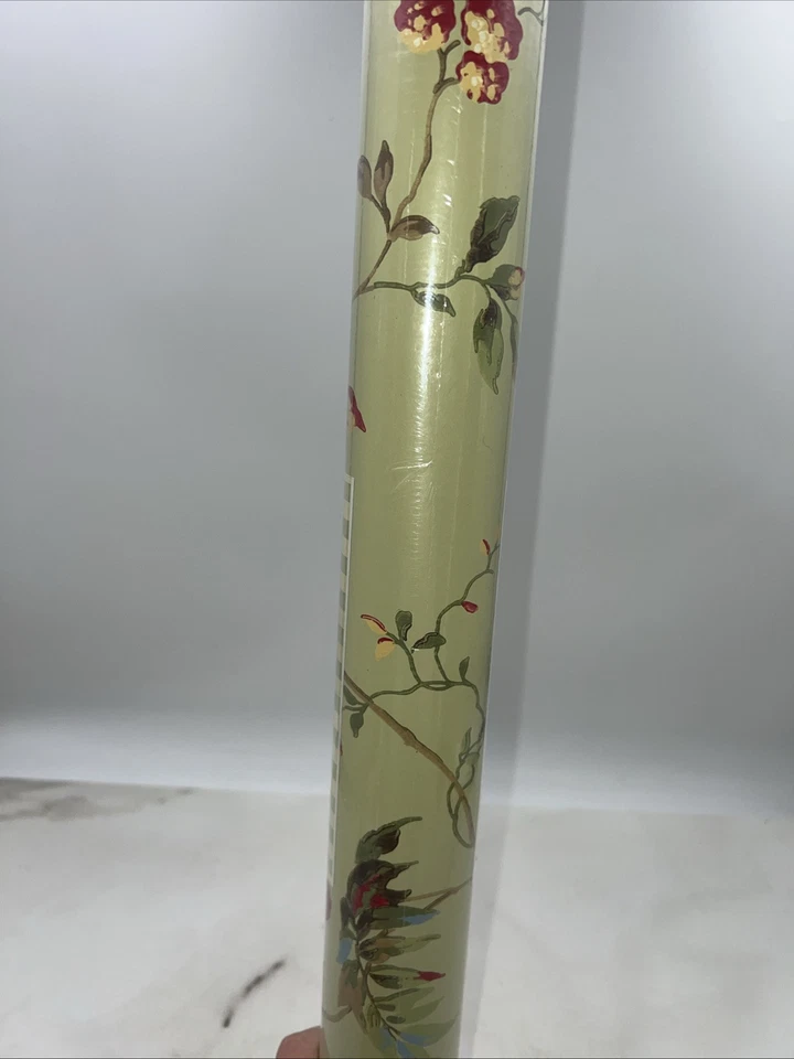 Papel tapiz Waverly doble rollo verde núcleo de cabaña mariposas florales 56,37 pies cuadrados Foto 4 de 4