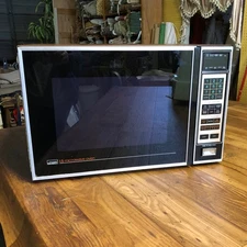 Vintage Montgomery Ward 1.5 cu ft Microwave Oven Model KSA-8291A Retro WORKS